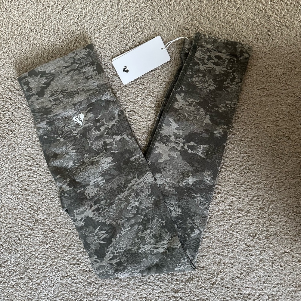 Women’s best seamless leggings Size medium